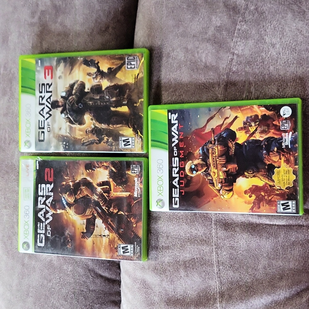 Xbox 360 Gears of War 3 Video Game Set